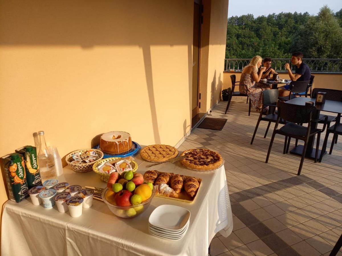 Hotel Ristorante Villa Terry Lauria Inferiore Eksteriør billede